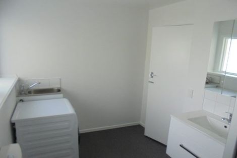 Photo of property in 132a Kelburn Parade, Kelburn, Wellington, 6012