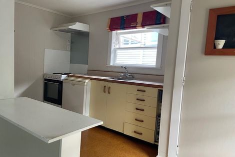 Photo of property in 23 Totara Street, Eastbourne, Lower Hutt, 5013