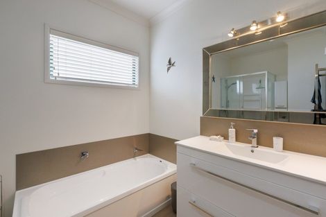 Photo of property in 32 Vale Street, Otumoetai, Tauranga, 3110