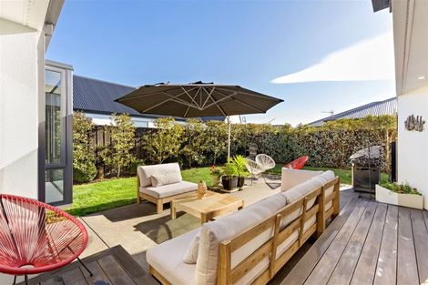 Photo of property in 27 Holiday Drive, Mairehau, Christchurch, 8052