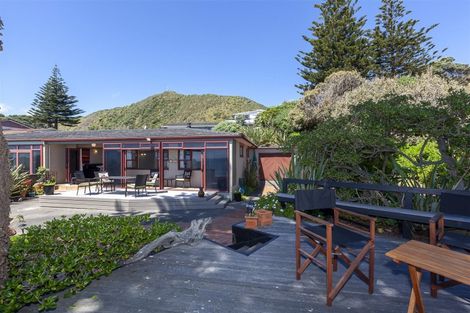 Photo of property in 2/33 Beach Road, Paekakariki, 5034