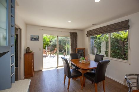 Photo of property in 4 Pukatea Close, Raumati Beach, Paraparaumu, 5032