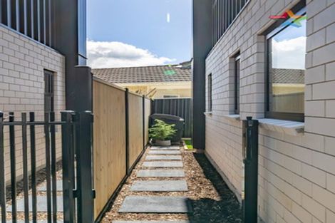 Photo of property in 2/10 Avery Grove, Boulcott, Lower Hutt, 5011