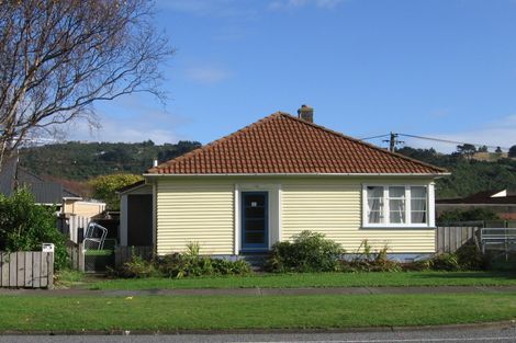Photo of property in 1253 High Street, Taita, Lower Hutt, 5011