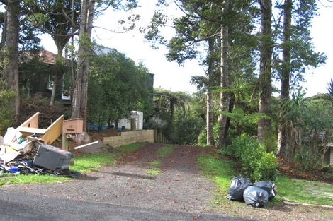 Photo of property in 16 Hollywood Avenue, Titirangi, Auckland, 0604