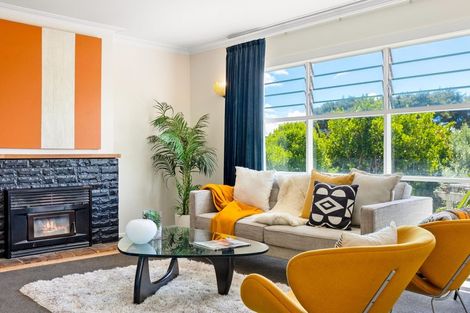 Photo of property in 15 Murray Road, Te Atatu Peninsula, Auckland, 0610