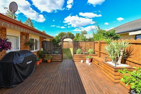 Photo of property in 6 Emmerdale Avenue, Papakura, 2110