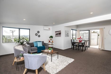 Photo of property in 106b Glanmire Road, Newlands, Wellington, 6037