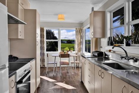 Photo of property in 100 Stanners Street, Eltham, 4322