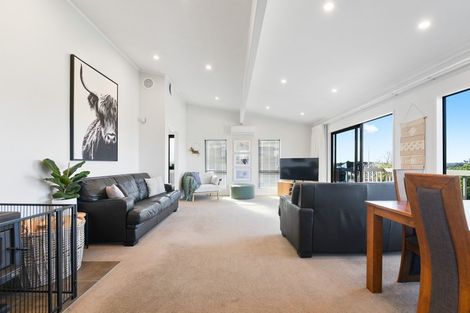 Photo of property in 17 Salmond Place, Dinsdale, Hamilton, 3204