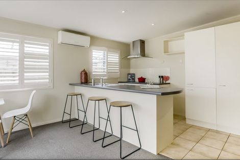 Photo of property in 37 Edmonton Road, Henderson, Auckland, 0612
