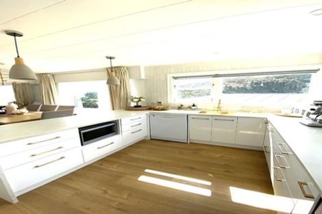 Photo of property in 10 Woodman Drive, Tawa, Wellington, 5028