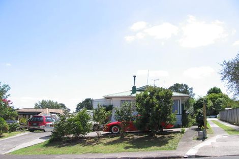 Photo of property in 21 Gatman Street, Birkdale, Auckland, 0626