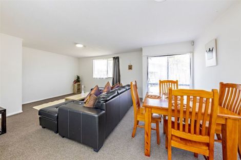 Photo of property in 2/61 Redcrest Avenue, Red Hill, Papakura, 2110