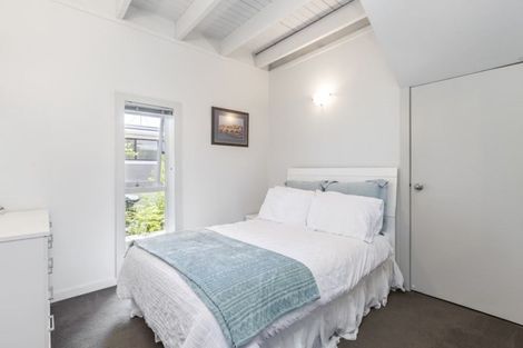 Photo of property in 1354 Whangaparaoa Road, Army Bay, Whangaparaoa, 0930