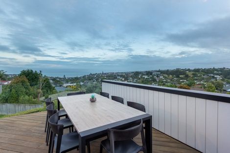 Photo of property in 36 Knights Road, Rothesay Bay, Auckland, 0630