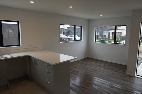 Photo of property in 36 Black Beech Crescent, Takanini, 2110