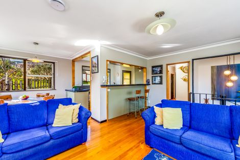 Photo of property in 72 La Rosa Street, Green Bay, Auckland, 0604