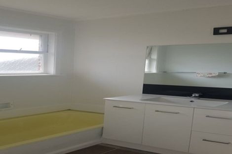 Photo of property in 1/285 Pakuranga Road, Pakuranga Heights, Auckland, 2010