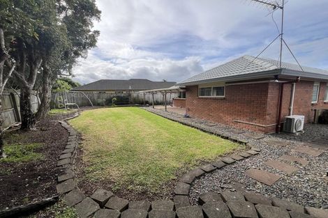 Photo of property in 12 Sheldon Place, Burswood, Auckland, 2013