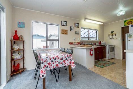 Photo of property in 8 Deller Grove, Silverstream, Upper Hutt, 5019