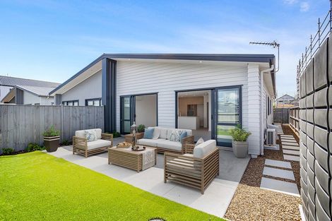 Photo of property in 13 Aquamarine Road, Rosehill, Papakura, 2113