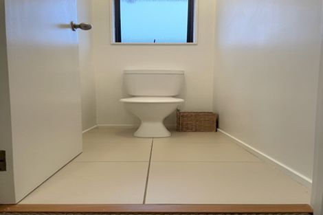 Photo of property in 5a Rimu Road, Stanmore Bay, Whangaparaoa, 0932