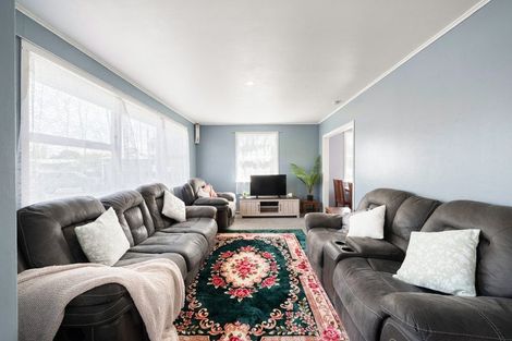Photo of property in 15 Kambalda Street, Mangere Bridge, Auckland, 2022