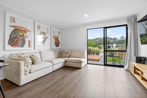 Photo of property in 54 Papatupu Way, Kumeu, 0810