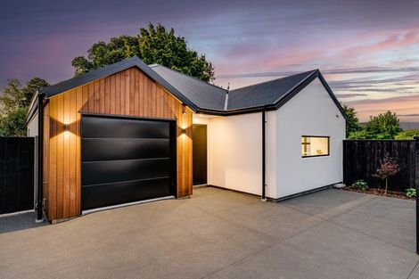 Photo of property in 26b Middlepark Road, Sockburn, Christchurch, 8042