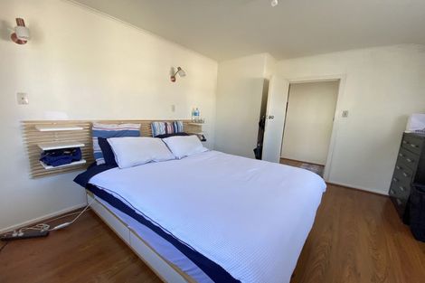 Photo of property in 38 Buscomb Avenue, Henderson, Auckland, 0610