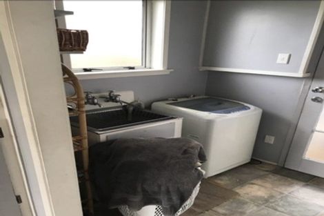 Photo of property in 1 Marlene Avenue, Te Atatu South, Auckland, 0610