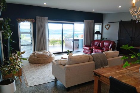 Photo of property in 43 Kittyhawk Drive, Kinloch, Taupo, 3377