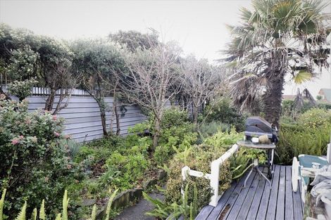 Photo of property in 2 Egmont Street, Castlecliff, Whanganui, 4501