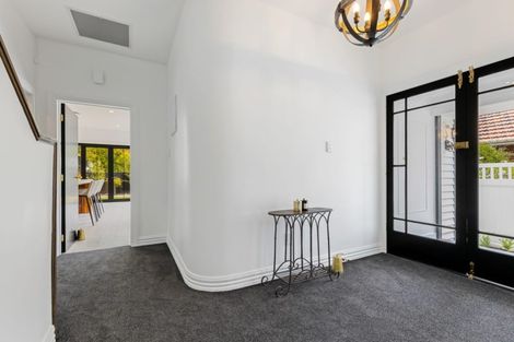 Photo of property in 36 Kahu Road, Fendalton, Christchurch, 8041