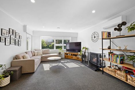 Photo of property in 16 Whakawhiti Street, Marfell, New Plymouth, 4310