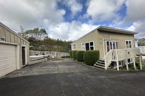 Photo of property in 37a Seaton Road, Murrays Bay, Auckland, 0630