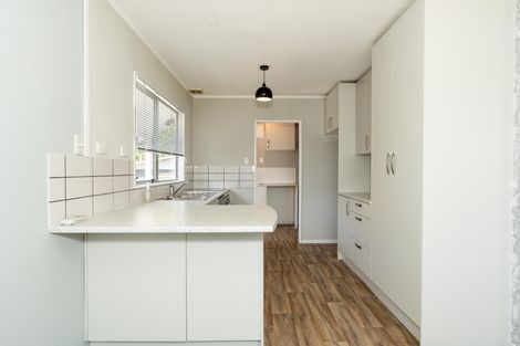 Photo of property in 21 Manor Place, Bader, Hamilton, 3206