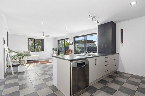 Photo of property in 50 Ocean View Rise, Ruakaka, 0116