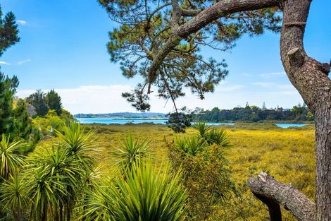 Photo of property in 192 Colwill Road, Massey, Auckland, 0614