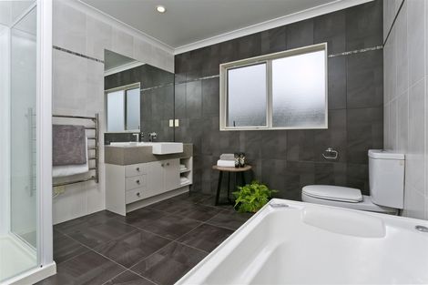 Photo of property in 55 Oakway Drive, Schnapper Rock, Auckland, 0632