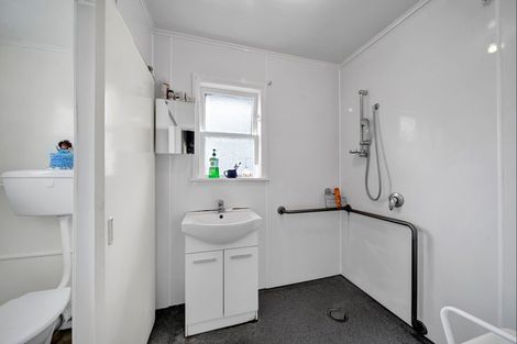 Photo of property in 81a Seaview Road, Westown, New Plymouth, 4310