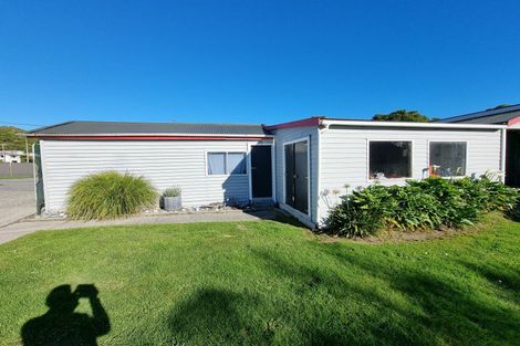 Photo of property in 2 Warburton Street, Karoro, Greymouth, 7805