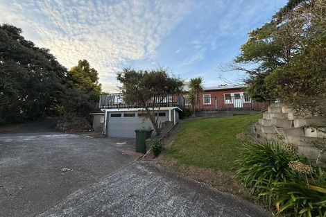 Photo of property in 17 Rakeiora Grove, Korokoro, Lower Hutt, 5012