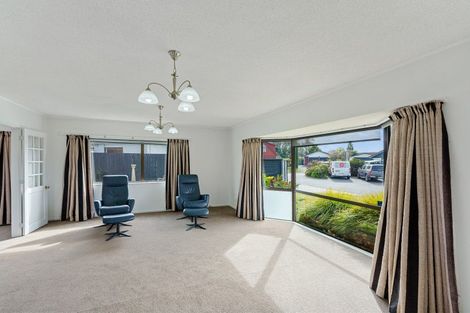 Photo of property in 5 Oakwood Grove, Paraparaumu Beach, Paraparaumu, 5032