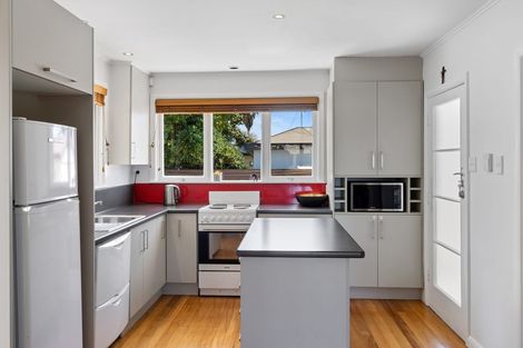 Photo of property in 14 Dover Road, St Andrews, Hamilton, 3200