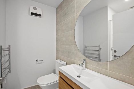 Photo of property in 5/10 New Brighton Road, Shirley, Christchurch, 8061