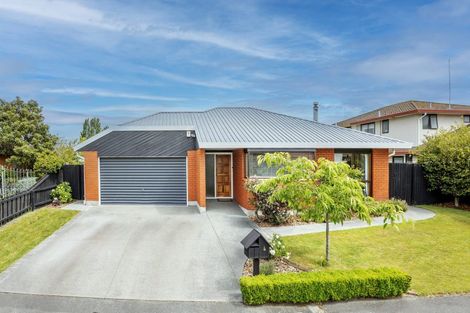 Photo of property in 4 Sunbeam Place, Halswell, Christchurch, 8025