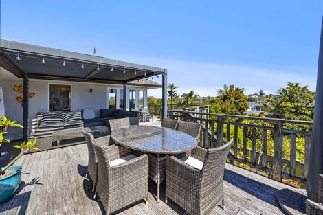 Photo of property in 4 Mellons Bay Road, Howick, Auckland, 2014