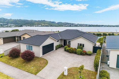 Photo of property in 10 John Burke Drive, Aotea, Porirua, 5024